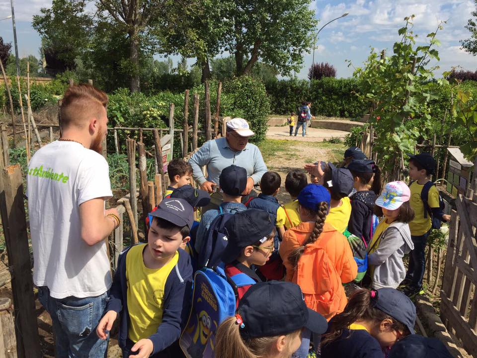 Paola Pascale racconta la storia del suo territorio, quello di Succivo in Campania. 