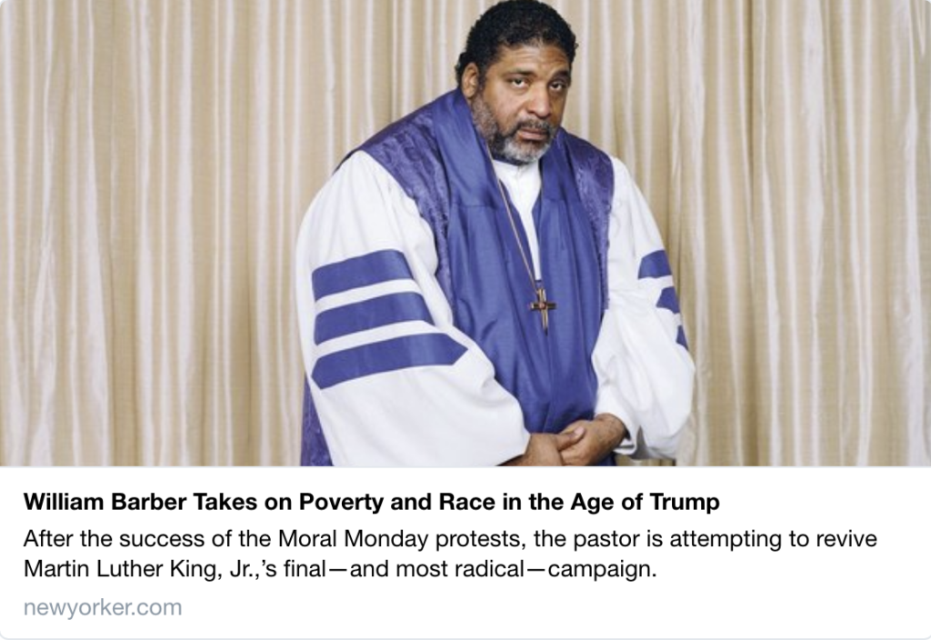 Il trucco è quando i politici bianchi convincono i poveri bianchi della classe operaia che la fonte del loro dolore sono persone di colore, immigranti e altri capri espiatori. 