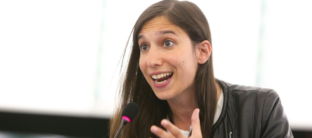 La lotta alle disuguaglianze, i cambiamenti climatici e le migrazioni sono sfide che si possono vincere solo con politiche condivise a livello europeo e globale. Eppure molti Governi sembrano sordi di fronte a questa evidenza. Serve dunque un forte coinvolgimento dei cittadini e dei giovani, dentro le Istituzioni e nelle piazze di tutto il continente. La battaglia per un’Europa diversa da quella attuale non è affatto finita. Intervista a Elly Schlein*