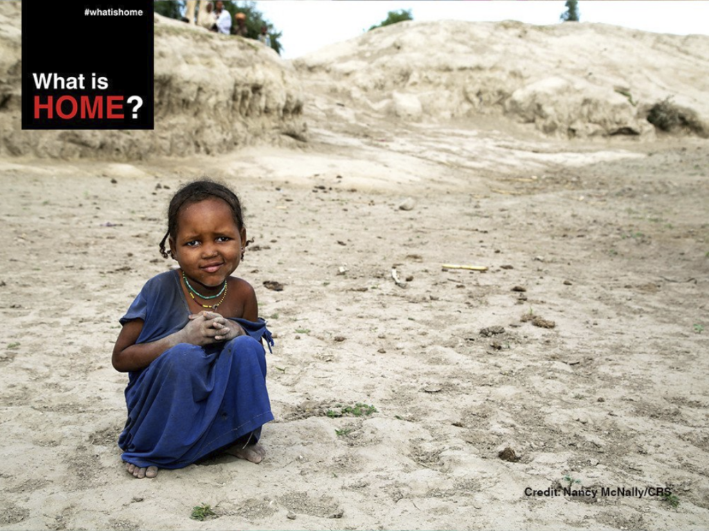 L'80% degli etiopi dipende dall'agricoltura per sopravvivere. Nel 2015 l'Etiopia ha dovuto affrontare la peggiore siccità negli ultimi 50 anni. Il bacino in cui si trova la bambina è stato utilizzato da 30 famiglie. Adesso è asciutto. Per quanto ancora potranno chiamarlo a casa?