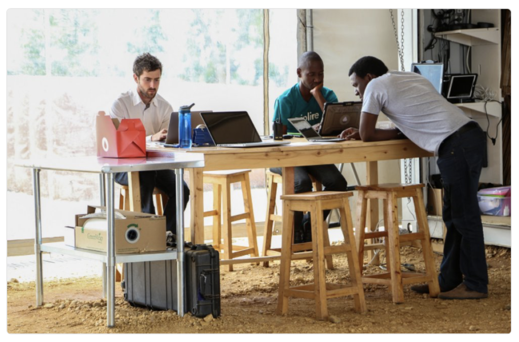 Molti lavoratori, soprattutto quelli poveri, sono impiegati nei settori informali senza alcun accesso ai servizi di protezione sociale. Il cambiamento della natura del lavoro richiede nuovi modi di proteggere le persone