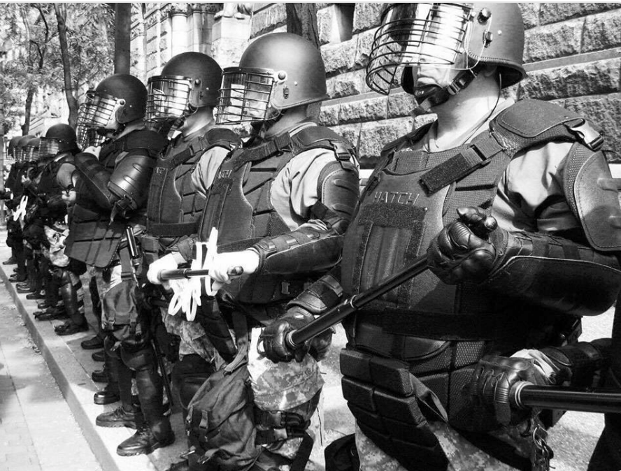 «Come un capitale liquido, pronto per ogni genere di investimento, il capitale della paura può essere – ed è – trasformato in qualsiasi genere di profitto, commerciale o politico». Zygmunt Bauman