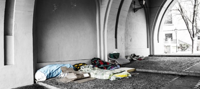 homeless-2090507_1920