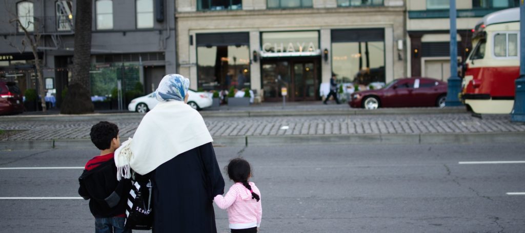 Rendere l’accesso dei migranti nei paesi europei sempre più difficile ridurrà solo marginalmente gli arrivi ma condizionerà il profilo sociale dei migranti e il futuro dei loro figli. Un contributo di Giuseppe Russo.