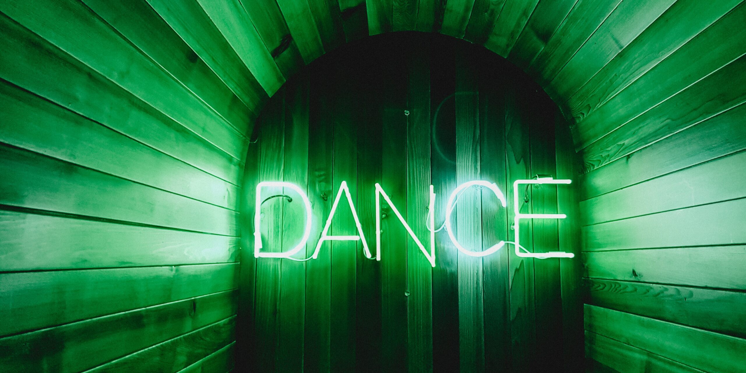 L’arte performativa apre lo sguardo e ci fa vedere le cose in modo diverso