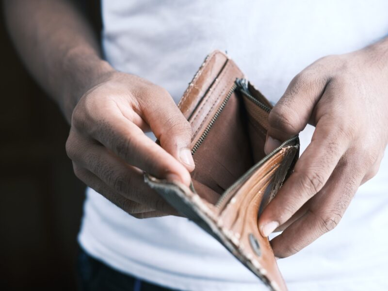 Il Reddito di emergenza ha frenato la povertà assoluta delle famiglie italiane durante la pandemia